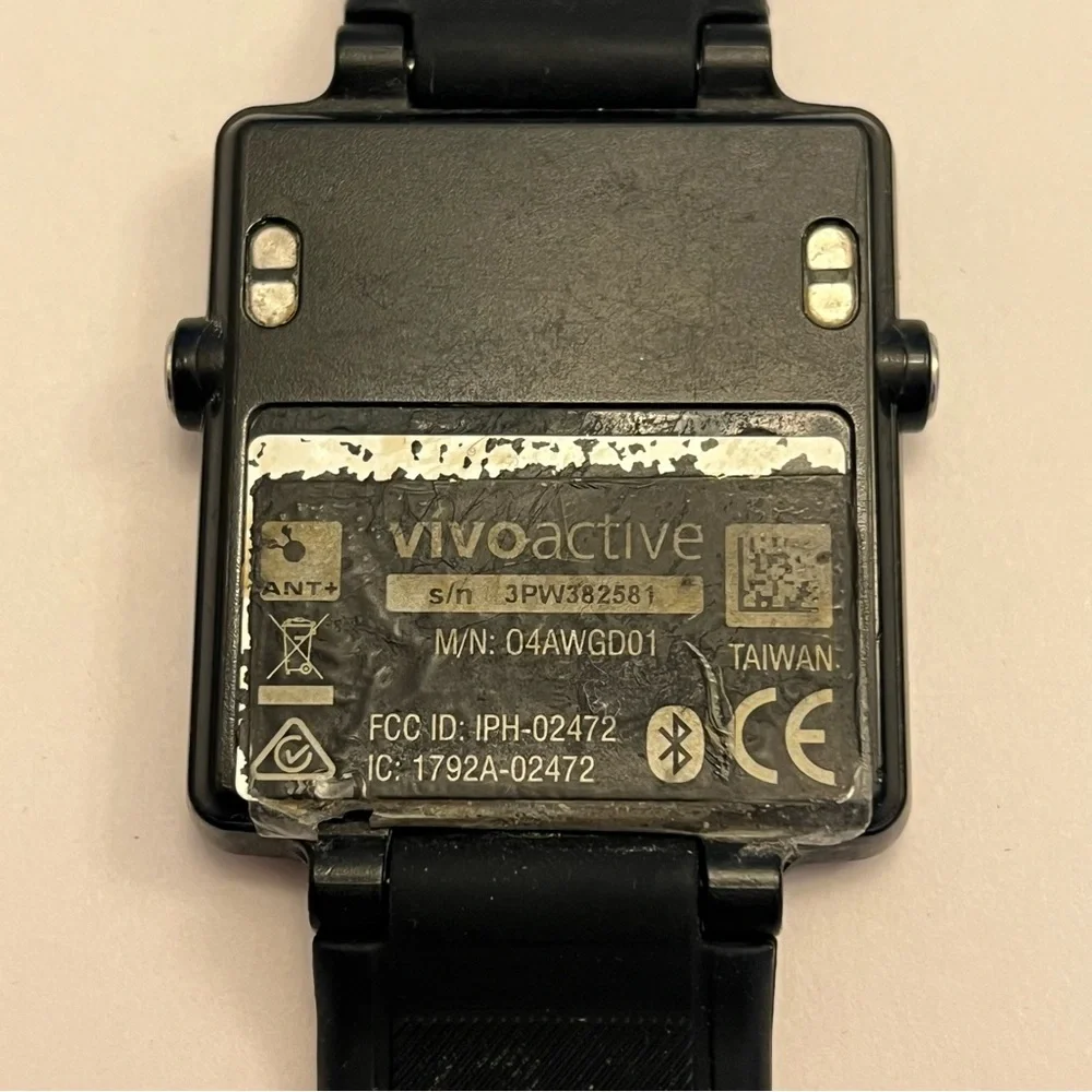 Garmin Vivoactive,‎ Tested, Charger Included, No Scratches,